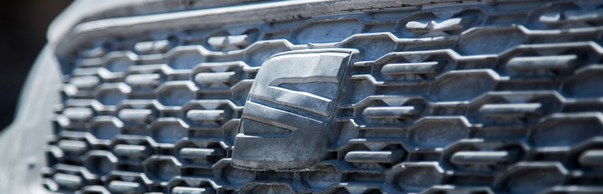 SEAT Arona wyrzeźbiony z 15 000 kilogramów cementu