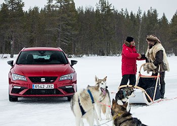 Hiszpański temperament i mroźna Laponia, czyli SEAT Leon CUPRA żegna zimę w sportowym stylu
