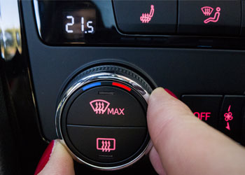 5 wskazówek, które poprawią komfort i bezpieczeństwo jazdy samochodem zimą
