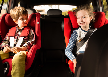 Bezpieczne dziecko w samochodzie – 10 najważniejszych zasad