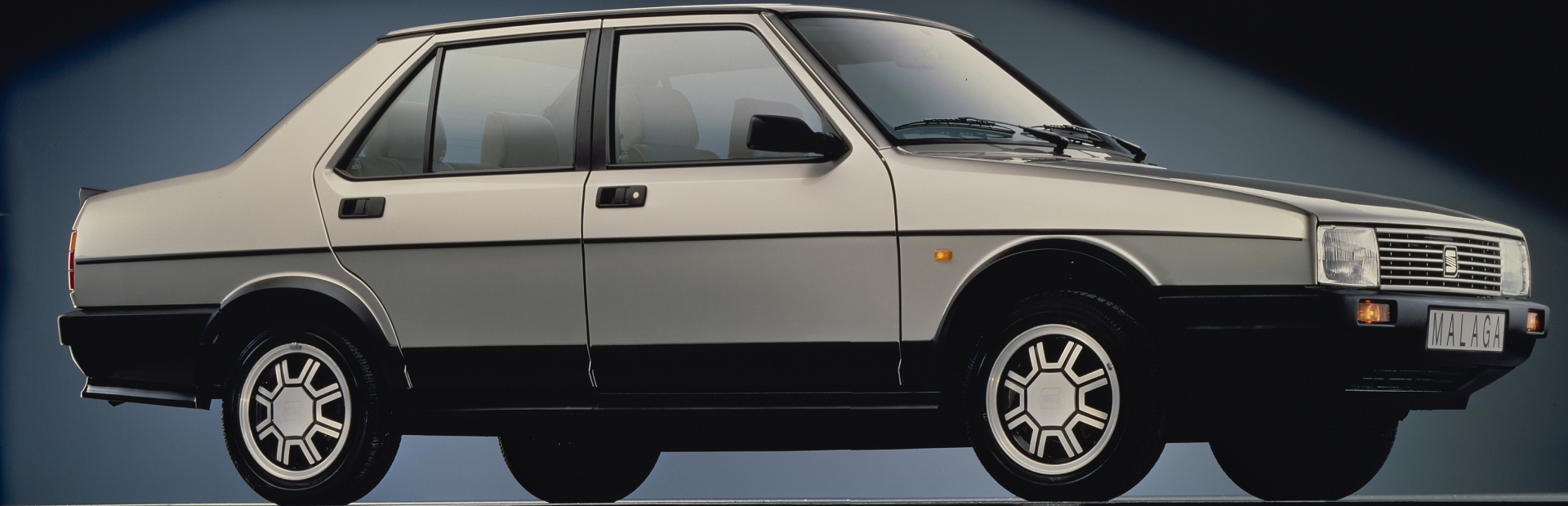 Pierwszy niezależny model i zarazem pionierski sedan SEAT-a. Czym wyróżniał się model Malaga?