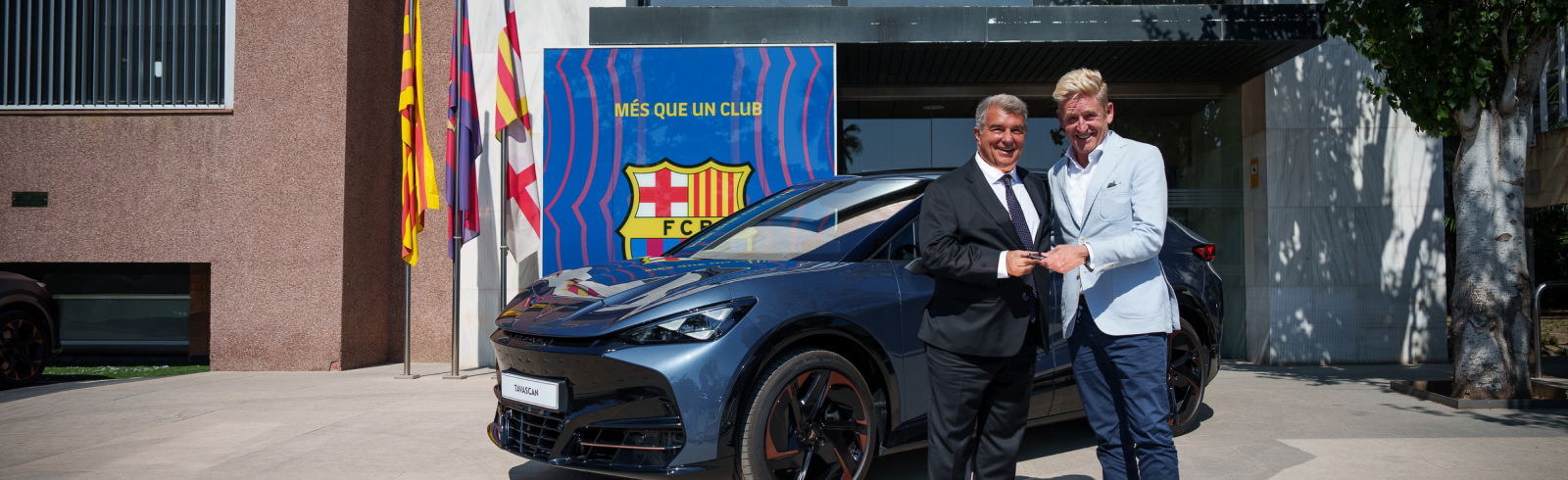 CUPRA i FC Barcelona wzmacniają współpracę. Tavascan oficjalnym samochodem klubu