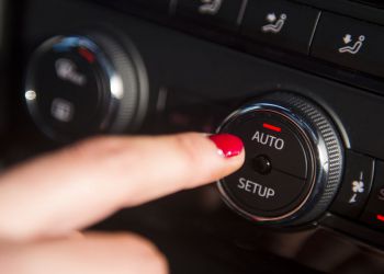 5 wskazówek, które poprawią komfort i bezpieczeństwo jazdy samochodem zimą