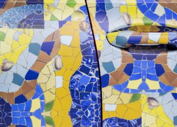 SEAT Leon ukryty pod barcelońską mozaiką